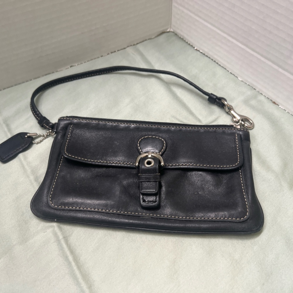 Vintage Coach Black Leather Wristlet Clutch No Creed Buckle Front Y2K Zip